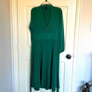 Flattering Green Victoria’s Secret Moda International Dress - sz Large.